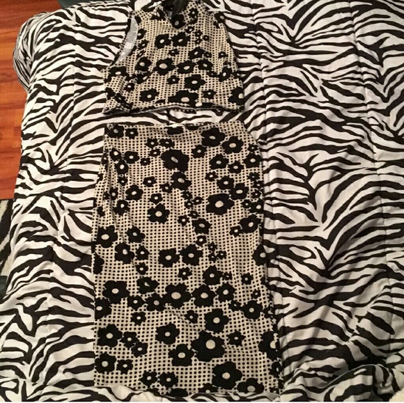 Dresses & Skirts - Crop Top And Skirt Set ( NWOT)